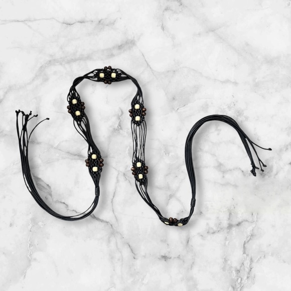 ✅💎Vintage Black and Cream Beaded Macrame Accessory - Picture 4 of 10